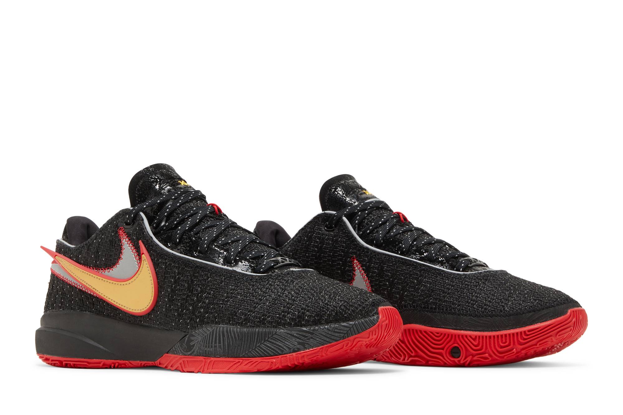 Nike LeBron 20 ‘Trinity’ DJ5423-001